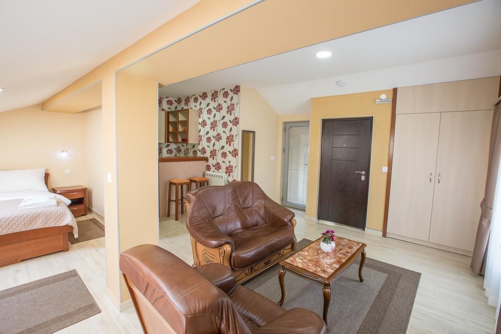 Apartmani Mg Нікшич Екстер'єр фото